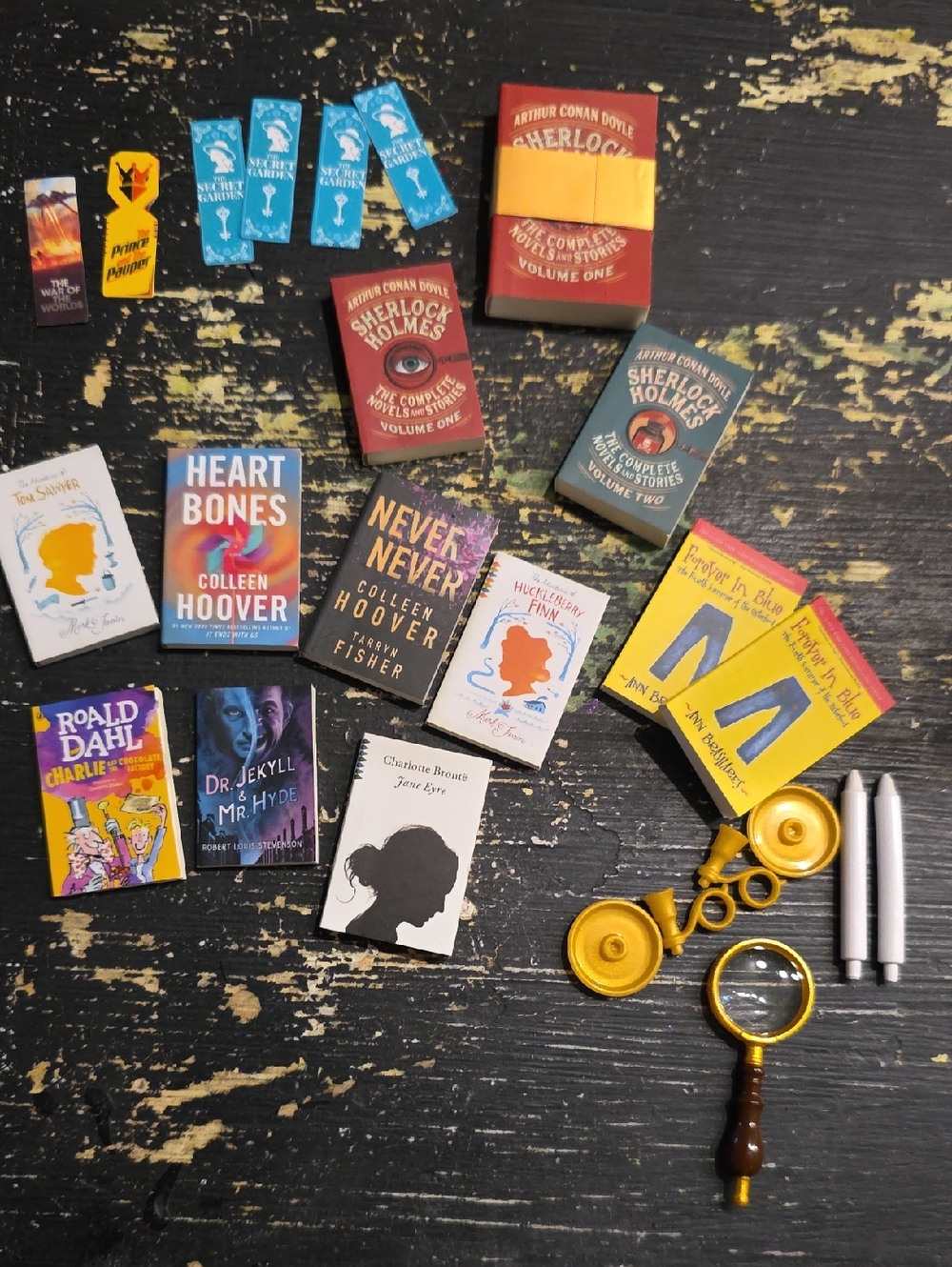 Minibrands Miniature Book Set with Sherlock Holmes & Classics, Gold Magnifier